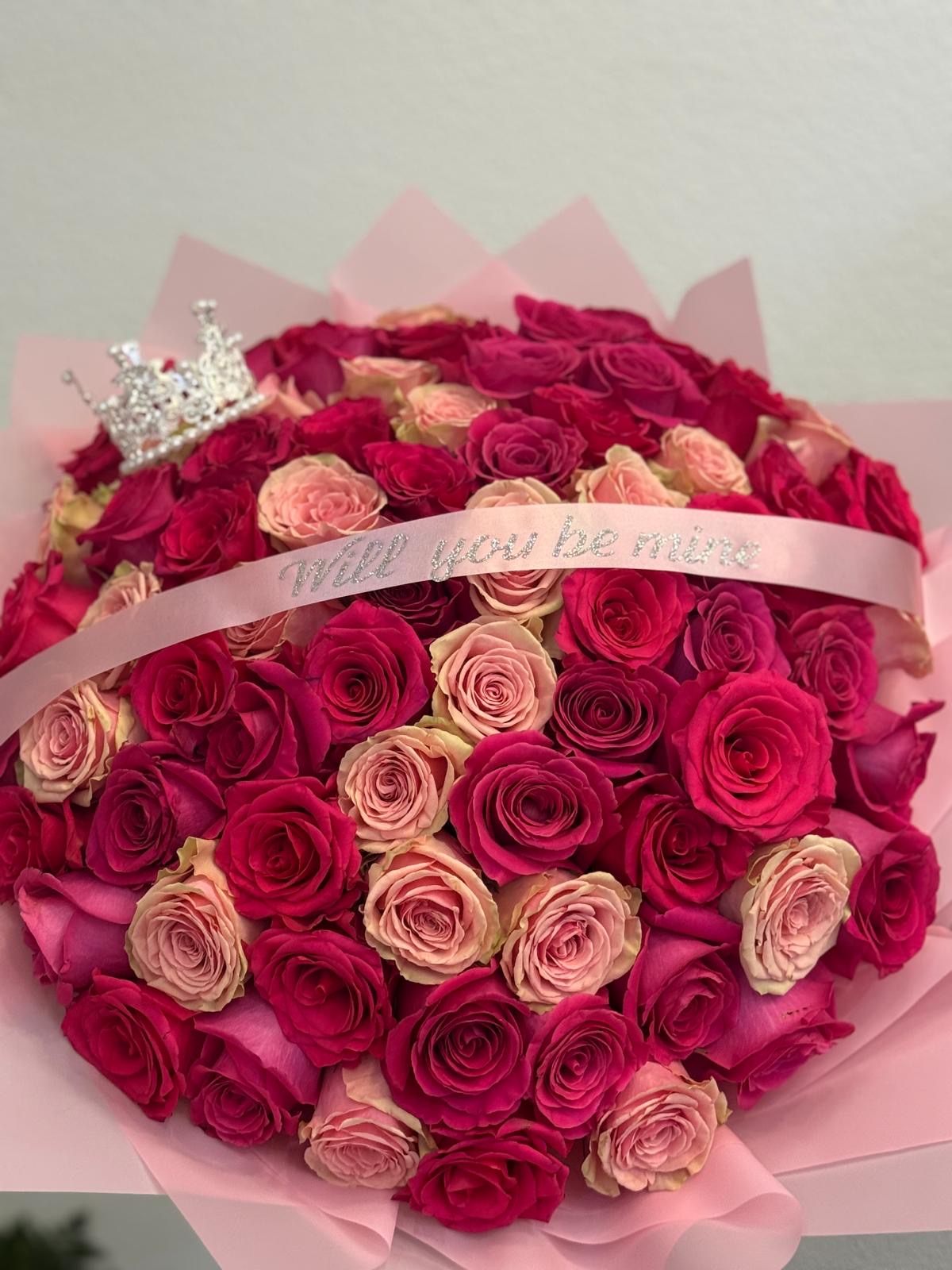 Pink roses bouquet